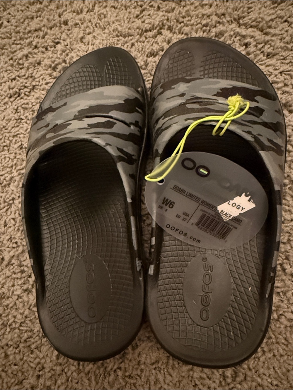OOFOS OOlala Camo Slide Sandals in Black and Gray